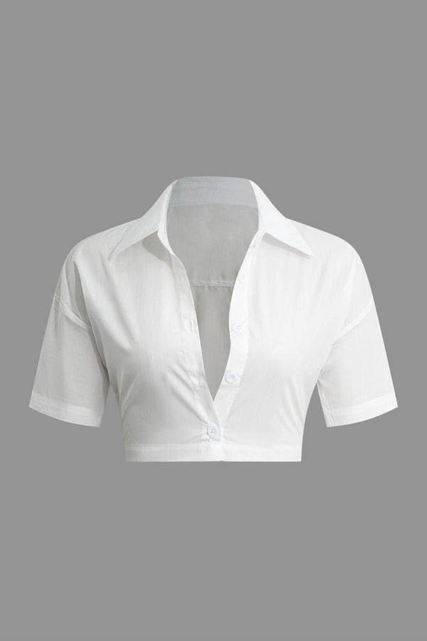 a white shirt with short sleeves and a collar
