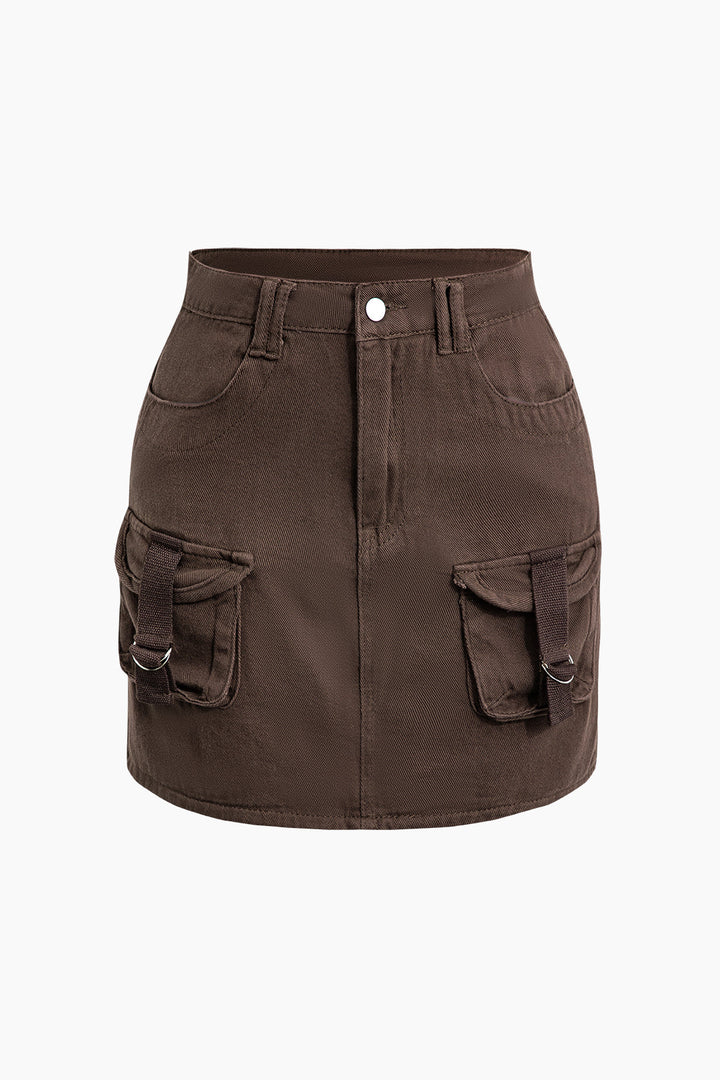 a brown skirt with pockets and pockets